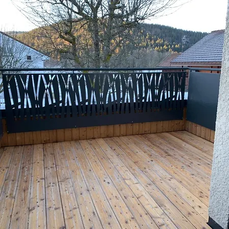 L'ecureuil Des Lacs Ксорюпт-Лонжме